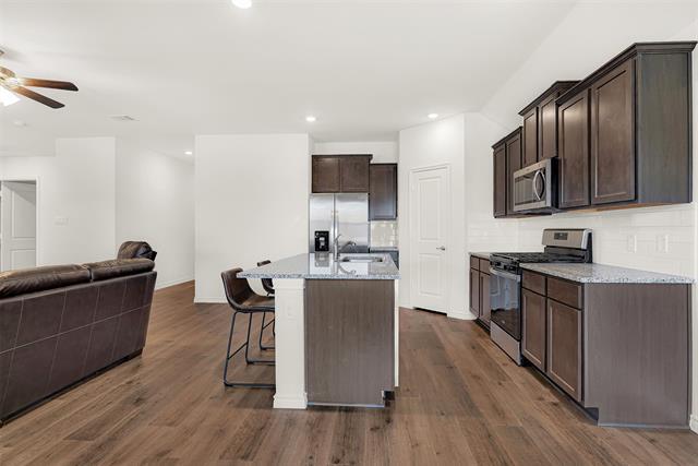 Building Photo - 712 Cool Cyn Trl