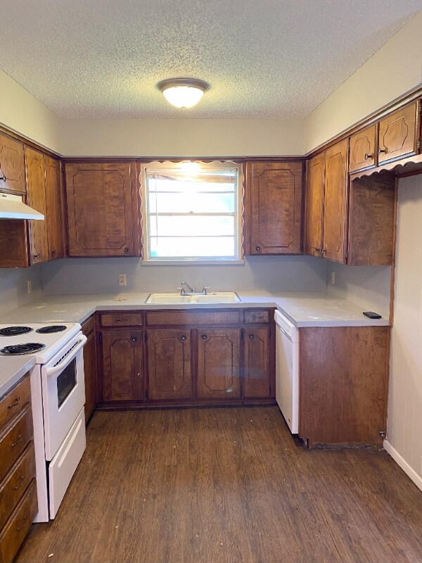 Building Photo - 2020 Granbury St