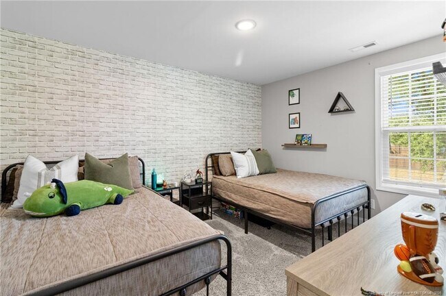 Building Photo - 101 E 6th Ave