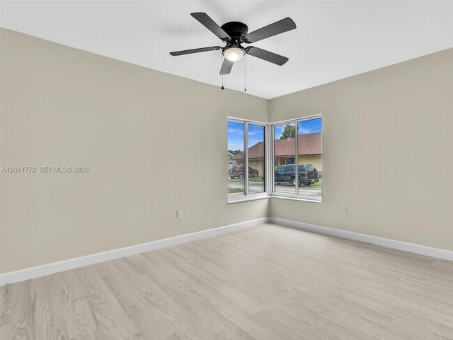 Building Photo - 8813 NW Paradise Ct