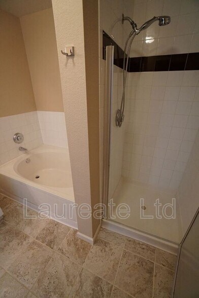 Building Photo - 6510 Silver Mesa Dr