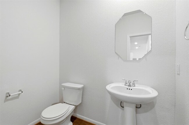 Building Photo - 141 Everglades Dr