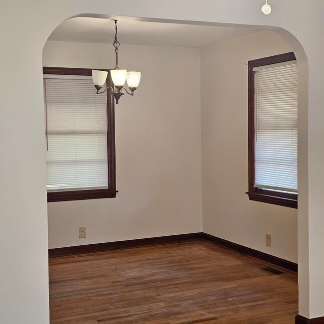 Building Photo - 287 Myrtle St