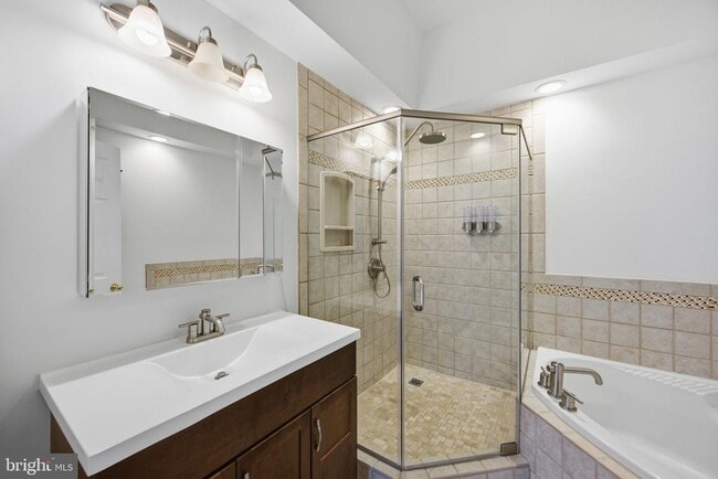 Building Photo - 10793 Symphony Way