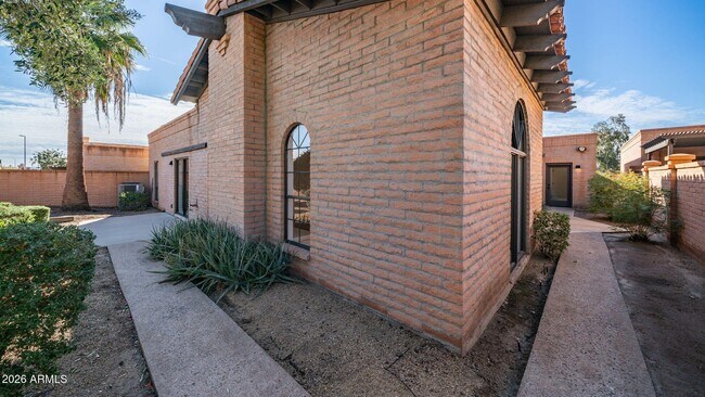 Building Photo - 6833 N 18th St