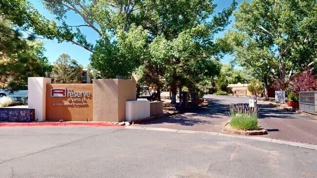 Building Photo - Light-Filled Upstairs Condo in a Prime Location