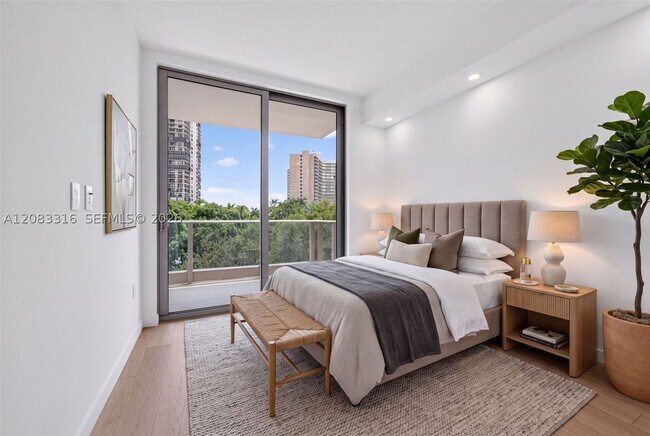 Building Photo - 2200 Brickell Ave