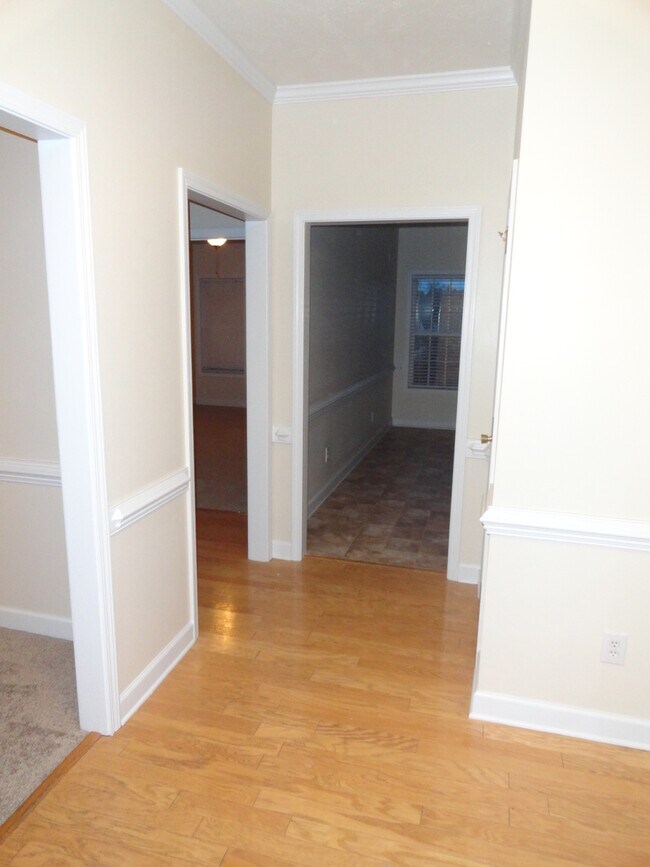 Building Photo - 4 Bedroom 2.5 Bathroom! BRIDLEWOOD SUBDIVISION!  Coming Available at the end of July!