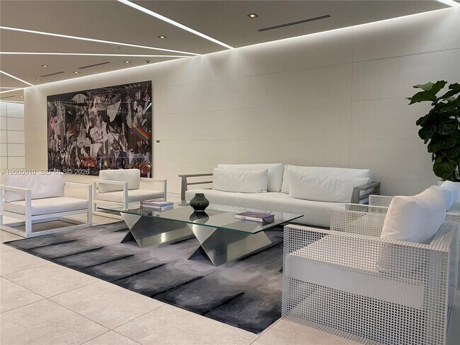 Building Photo - 4250 Biscayne Blvd