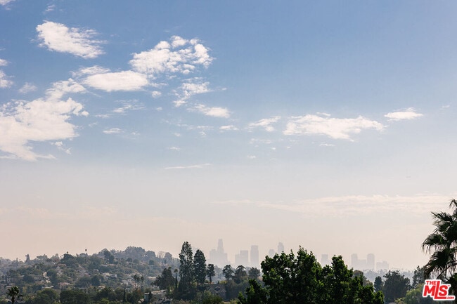 Building Photo - 4217 Cromwell Ave