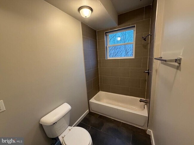 Building Photo - 1535 Cecil B. Moore Ave