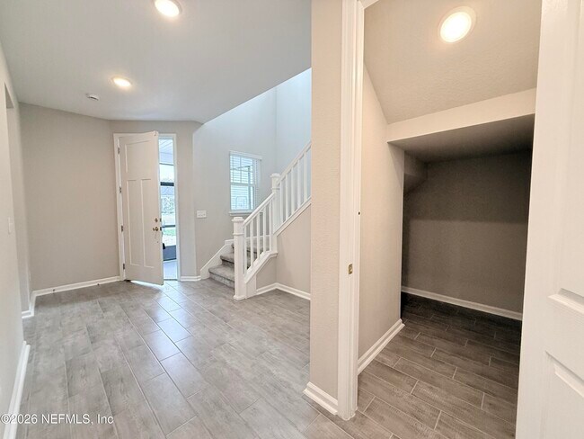Building Photo - 878 Cedar Slough Dr