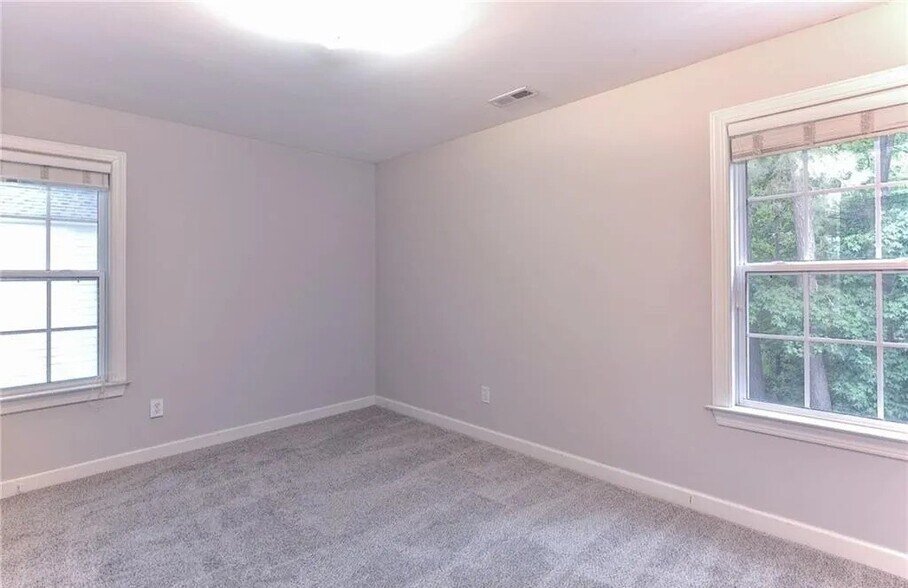 Building Photo - 4009 Thorngate Dr