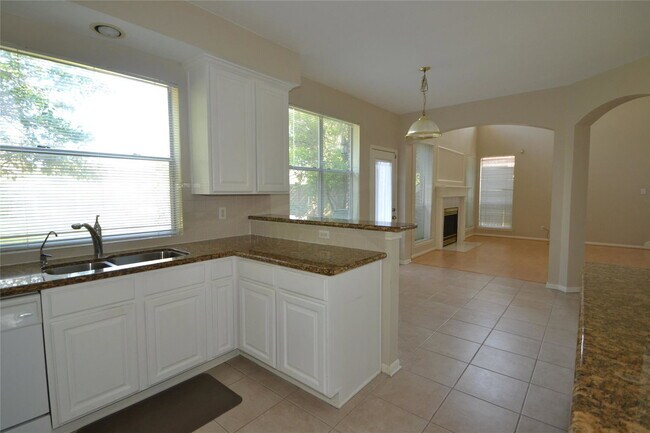Building Photo - Amesbury Lane, Sugar Land, TX 77478 - 4 BR 2.5 BA single-family home