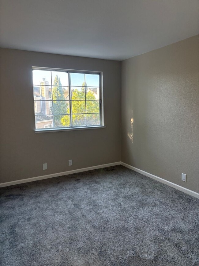 Building Photo - 1810 Carneros Cir