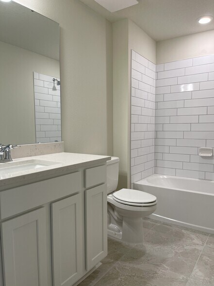 Building Photo - 3156 Emerald Acres Ln