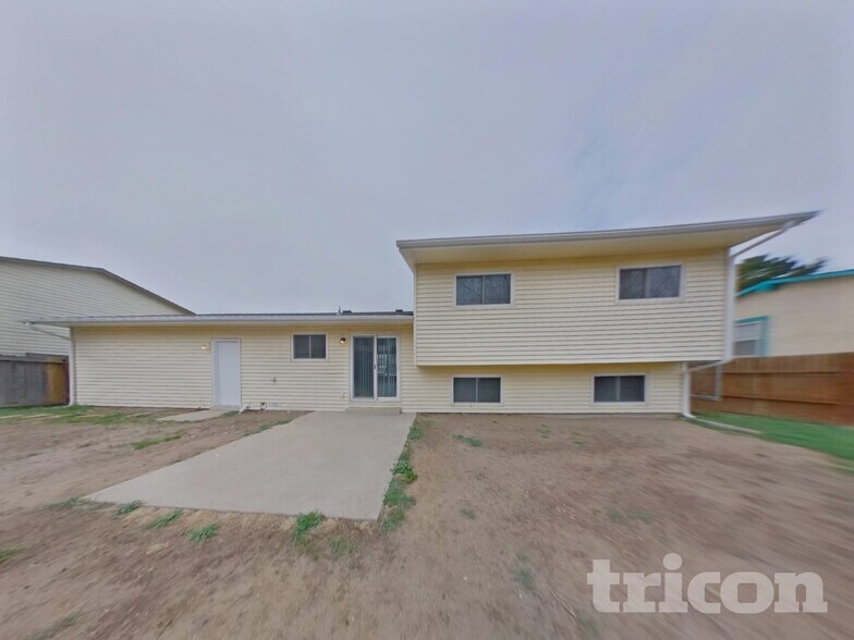 Building Photo - 6669 Gambol Quail Dr E