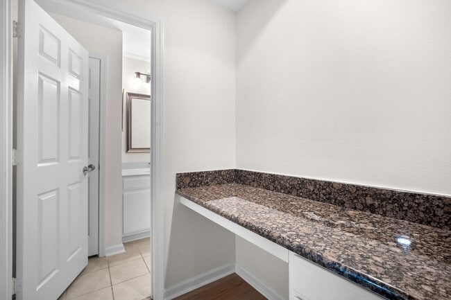 Building Photo - H36/G101