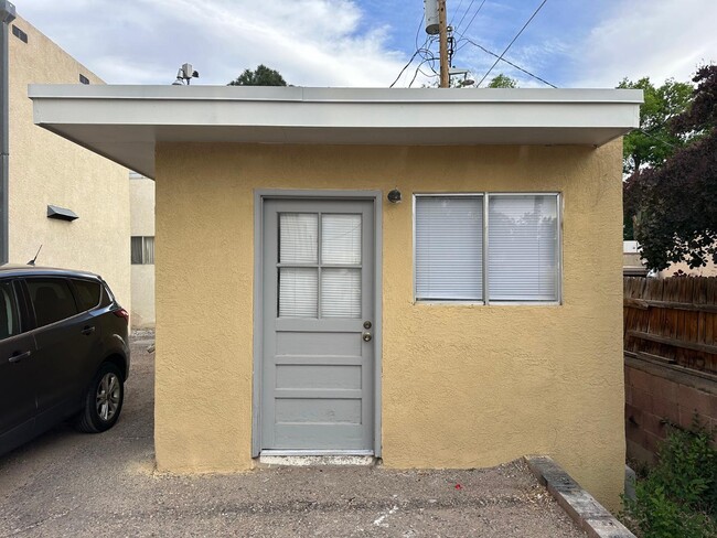 Building Photo - 1431 Girard Blvd NE