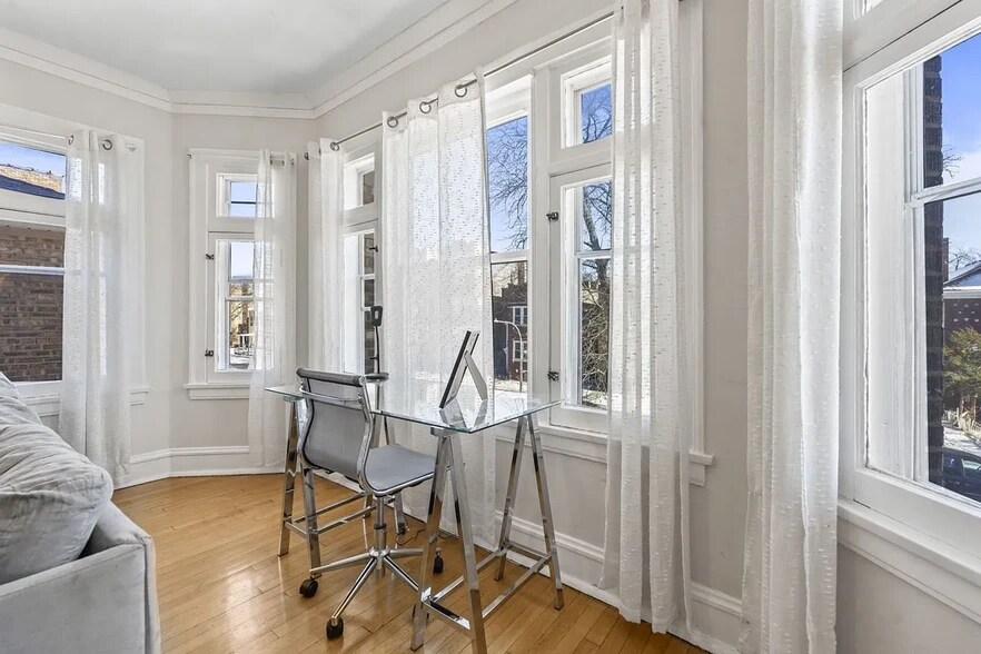 Building Photo - 6444 N Washtenaw Ave