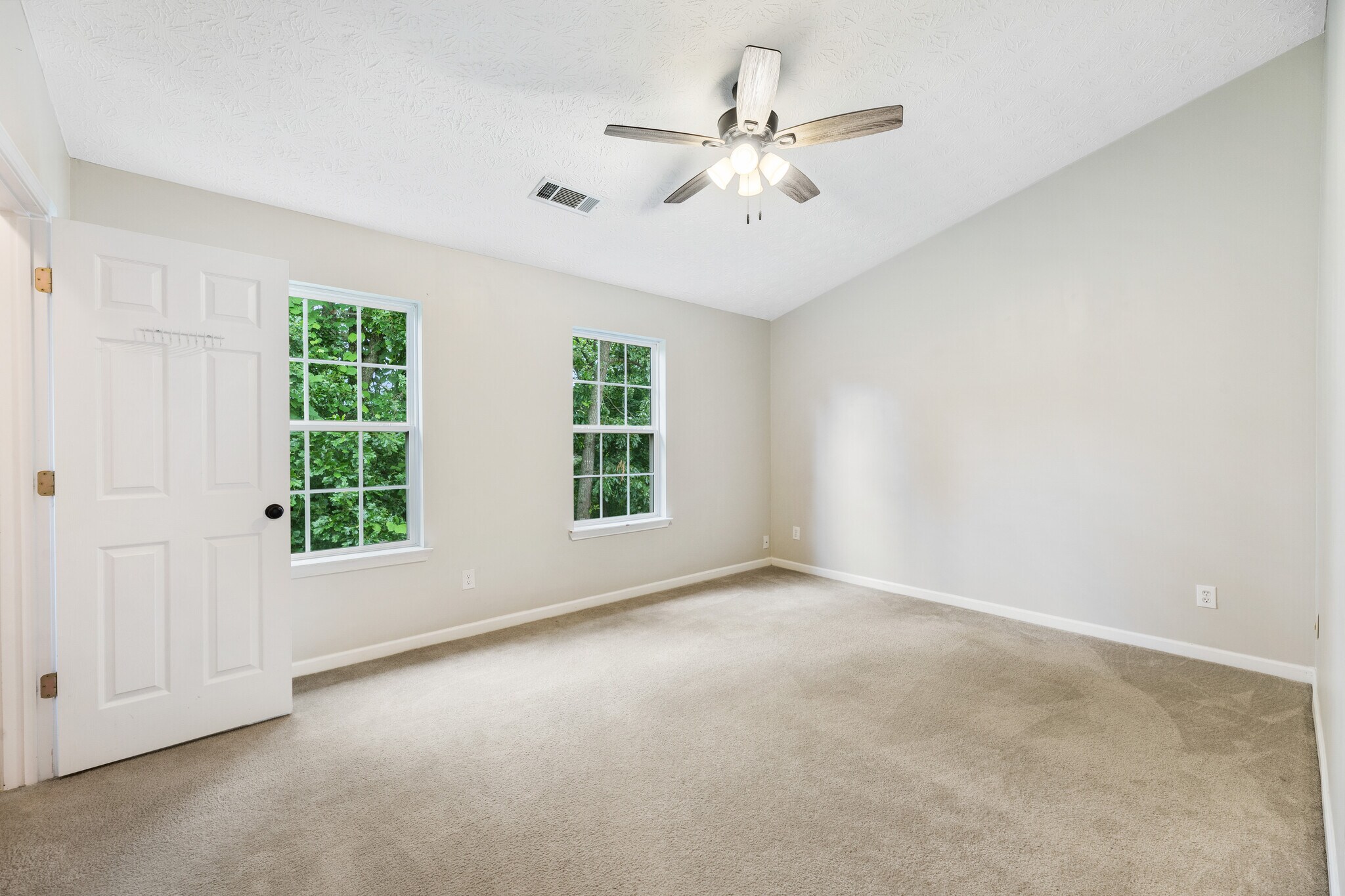 Building Photo - 46 Timber Ridge Dr
