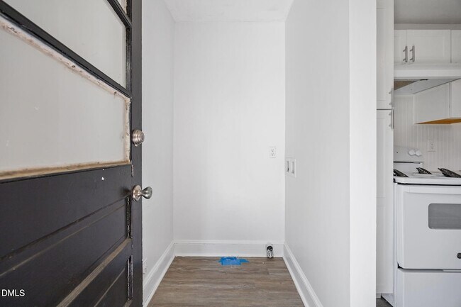 Building Photo - 1208 S 9th St