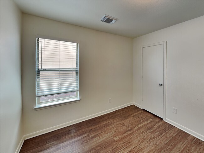 Building Photo - 9510 Juniper Pl Ct