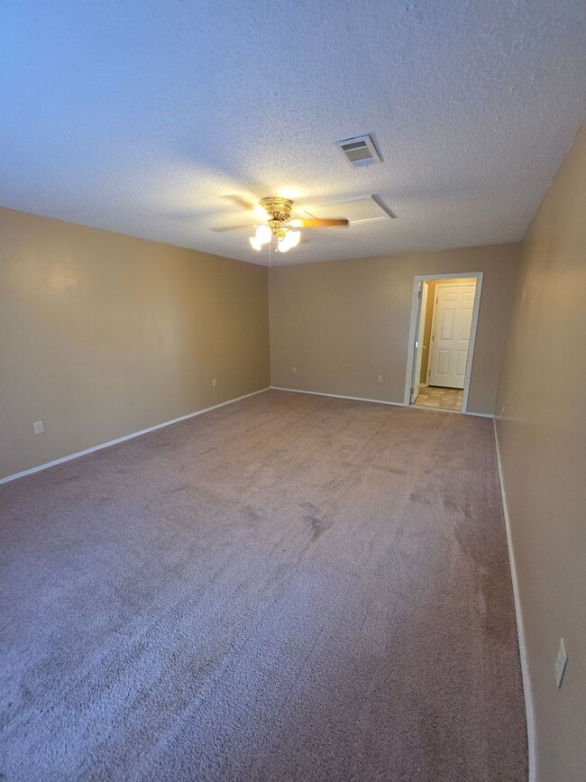 Building Photo - 30 Hammco Cir