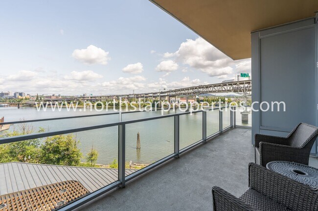 Building Photo - Unobstructed Views at The Strand