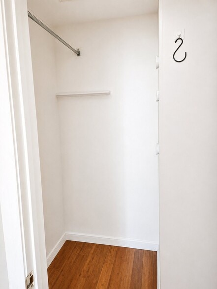 Building Photo - 12741 Kenneth Ave