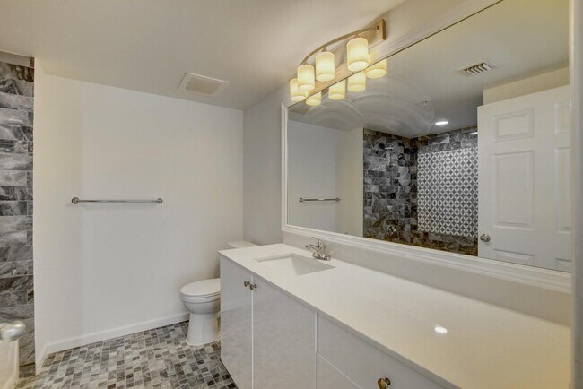 Building Photo - 700 E Boynton Beach Blvd