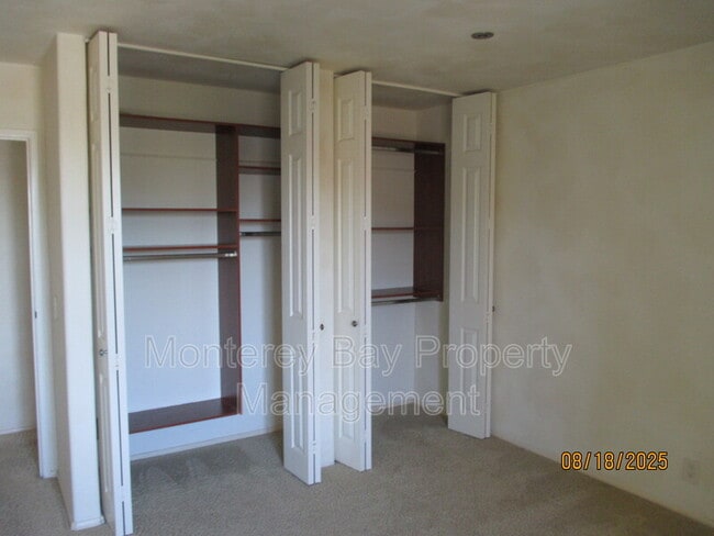 Building Photo - 3204 Golden Oaks Ln
