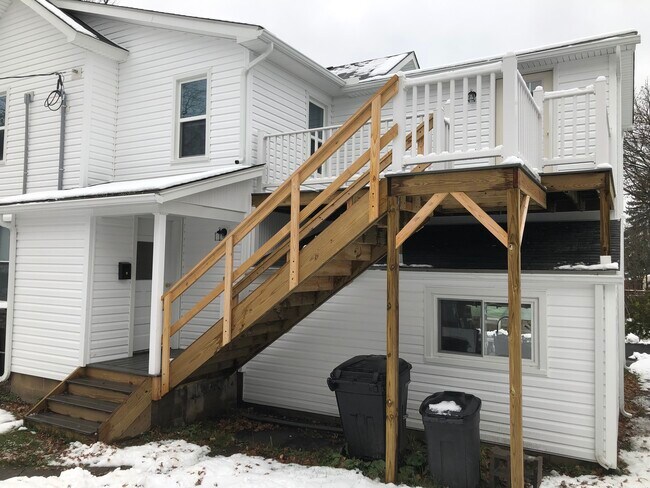 Building Photo - 307 Gilmore Ave