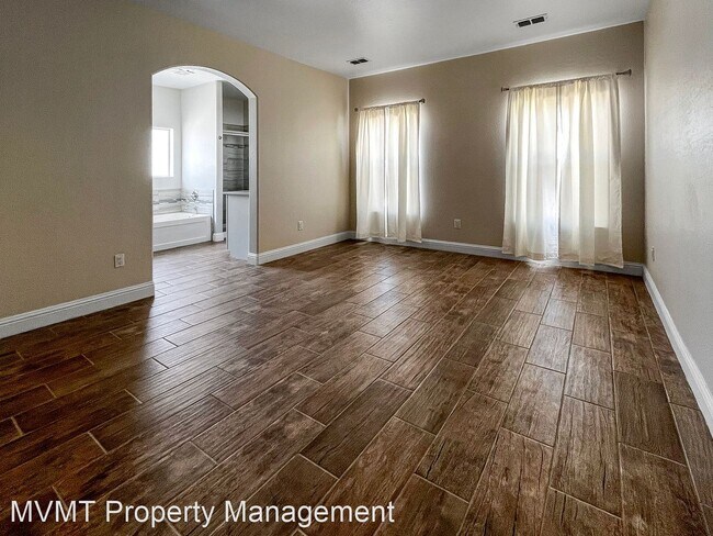 Building Photo - 3 br, 2 bath House - 10 Mighty Atom Circle