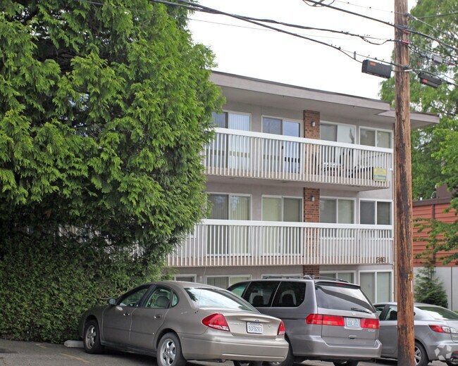 Building Photo - 240 5th Ave