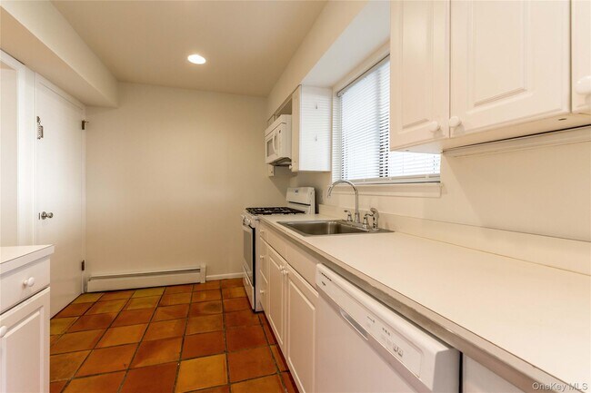 Building Photo - 35 B S Norwood Rd