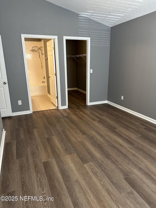 Building Photo - 575 Oakleaf Plantation Pkwy