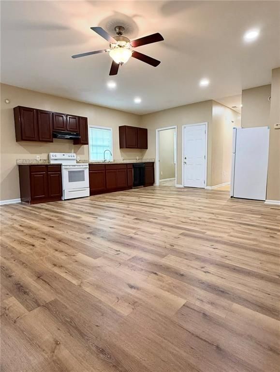 Building Photo - 4831 Oak Path