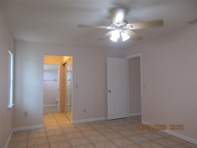 Building Photo - 154 Tulip Way
