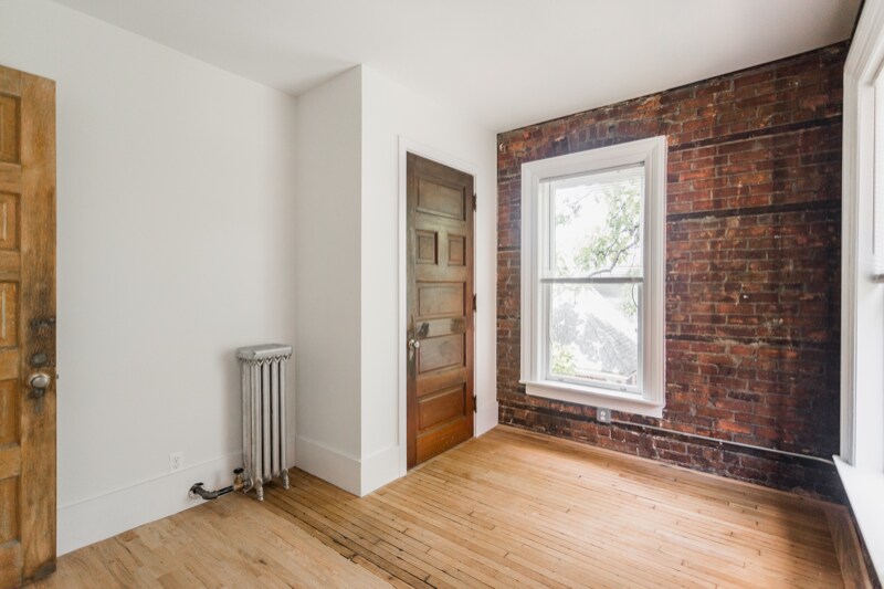 Building Photo - 223 E Ferry St