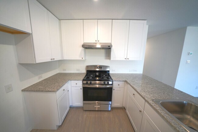 Building Photo - Like-New Home Now Available For Rent in Converse, TX! Realtor Commission offered: $600