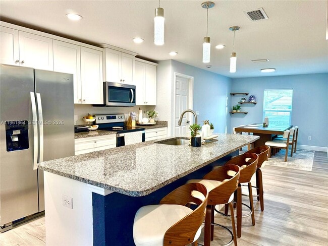 Building Photo - 274 Tindal St