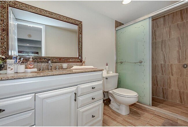 Building Photo - 4000 N Hills Dr