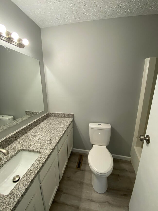 Bathroom - 3526 Dinsmore Castle Dr