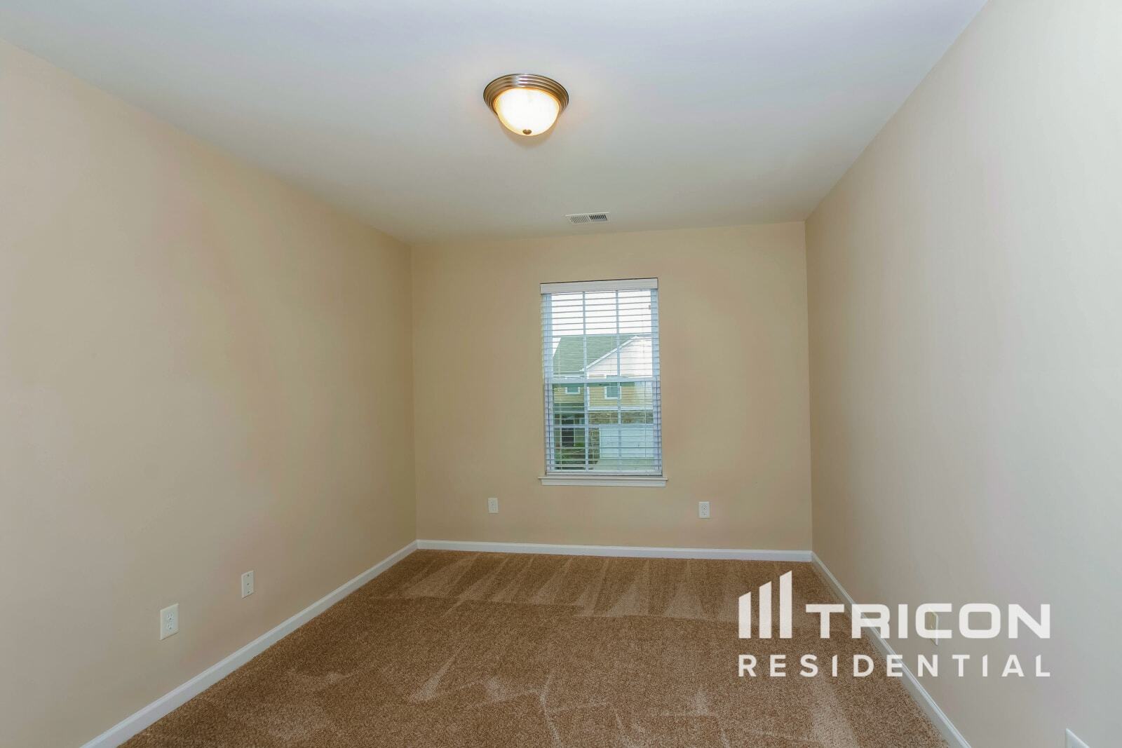 Building Photo - 915 Old Forester Ln