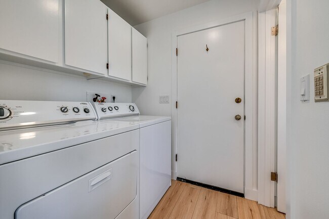 Building Photo - Updated 2 Bedroom House in Magnolia