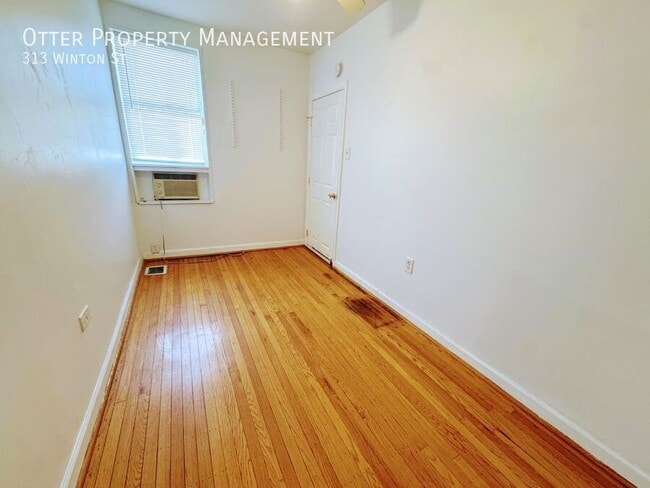 Building Photo - 313 Winton St