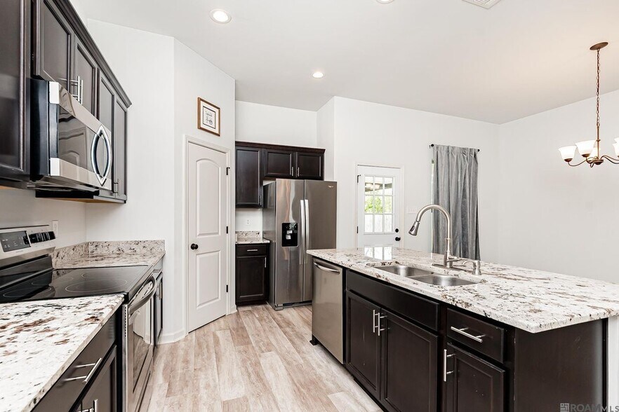 Building Photo - 18311 Terraceside Dr