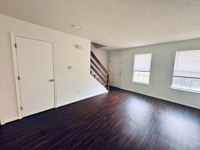 Building Photo - 1503 Ramsgate Ln