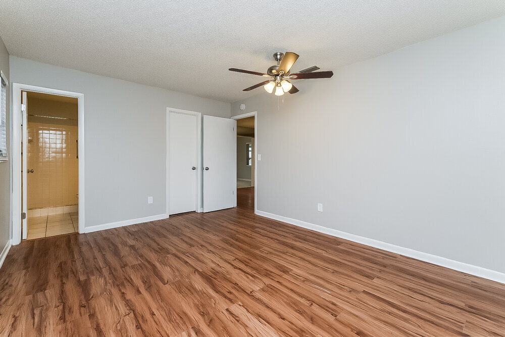 Building Photo - 9350 Bayside Ct